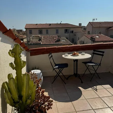 아파트 Arazy - Superb Duplex Old Very Central, Ac, Terrace 앙티브