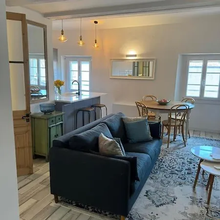 Arazy - Superb Duplex Old Very Central, Ac, Terrace 아파트 앙티브