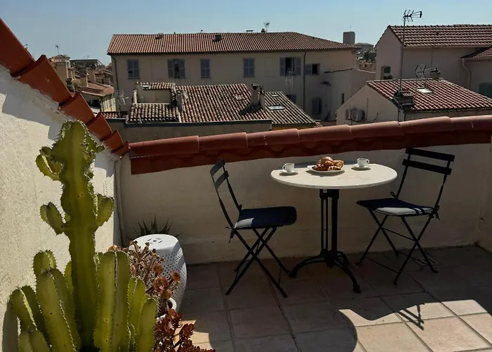 דירה Arazy - Superb Duplex Old Very Central, Ac, Terrace אנטיב