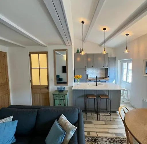 דירה Arazy - Superb Duplex Old Very Central, Ac, Terrace